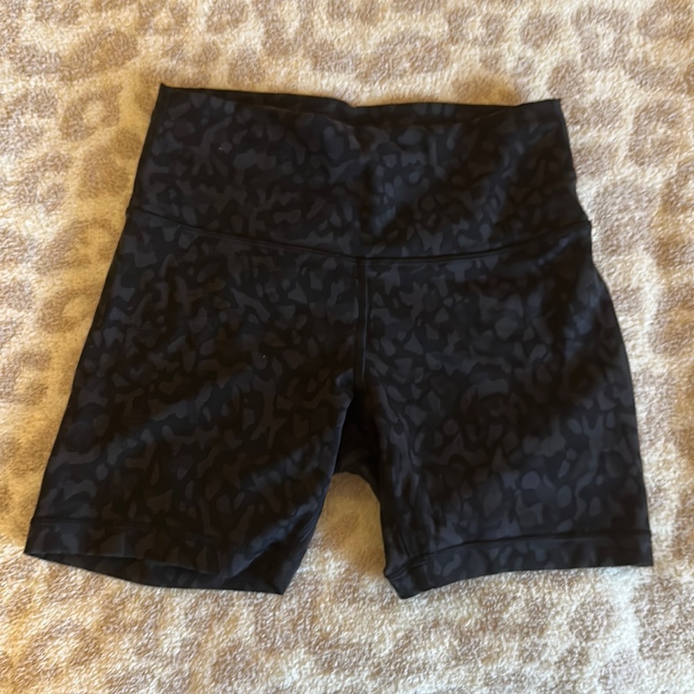 Lululemon wunder train shorts